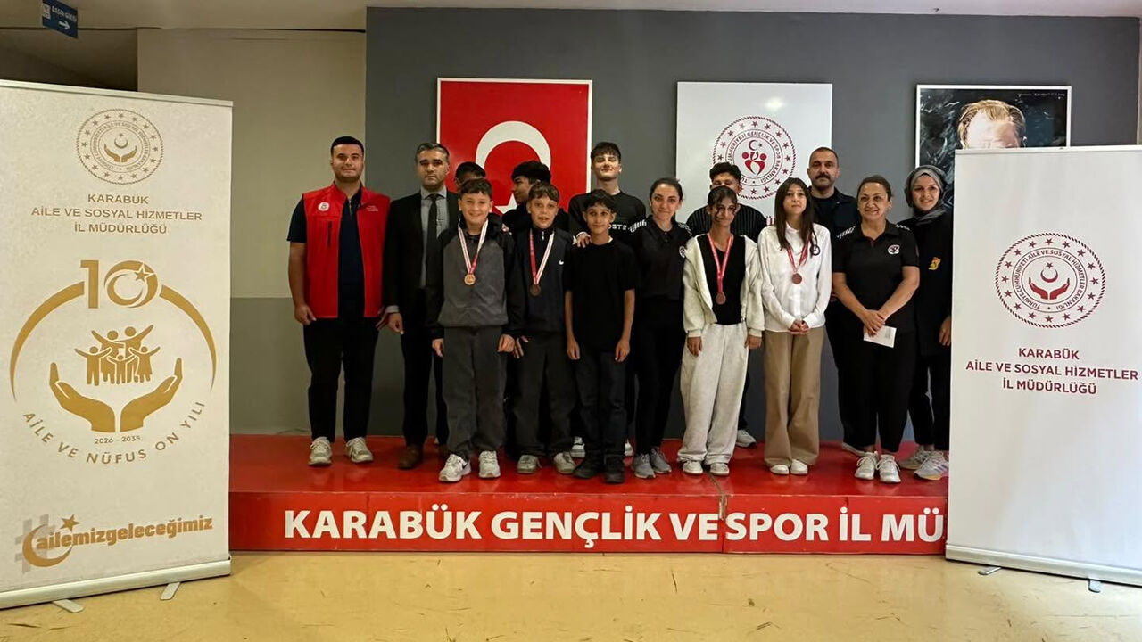 KARABÜK'ÜN ÇOCUKLARI SATRANÇTA HAMLE YAPTI