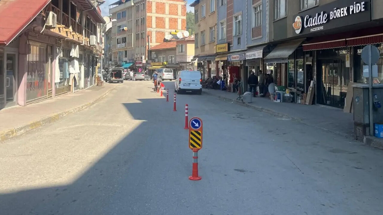 YENİCE İNCEDERE CADDESİ'NDE YENİ TARAFİK DÜZENİ