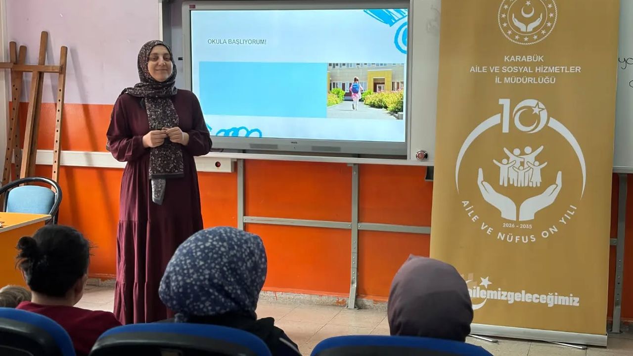 KARABÜK'TE VELİLERE OKUL VE AİLE HAYATI EĞİTİMİ SÜRÜYOR